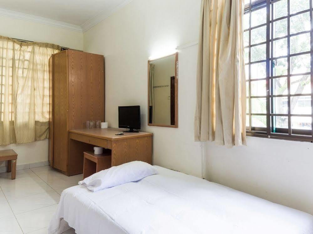 Reddoorz Near Aljunied Mrt Hotel Singapore Exterior photo